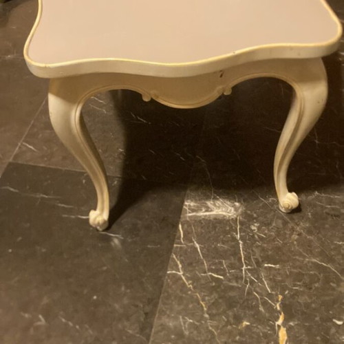 Coffee table like new, white with gold trim 78x48 cm