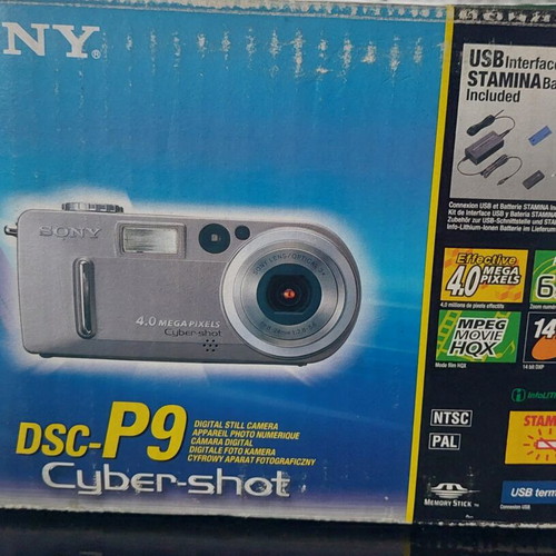 Sony Cyber-shot DSC-P9 4.0MP camera like new, complete set