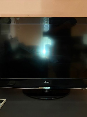 Lg model 2012 used, powers on slowly, needs decoder