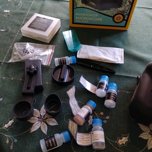 Bresser National Geographic Microscope used with accessories and box