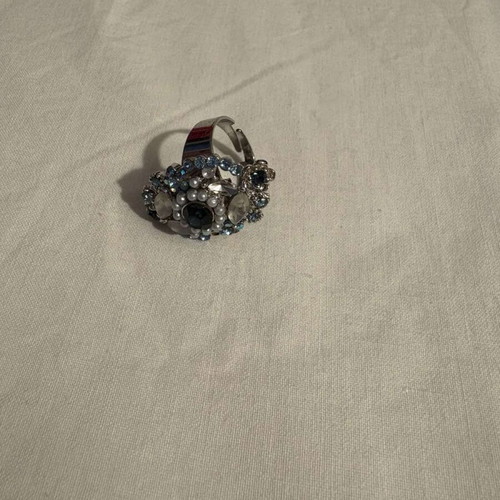 Women's adjustable ring like new, gray and blue