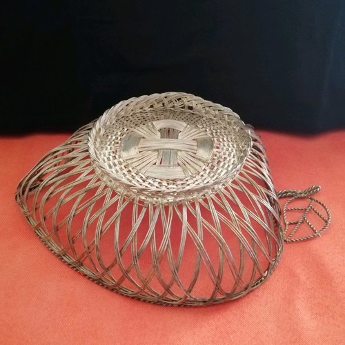 Silver-plated basket like new, woven metal mesh in silver color