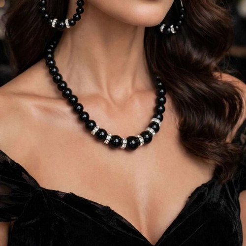 Handmade black jewellery set