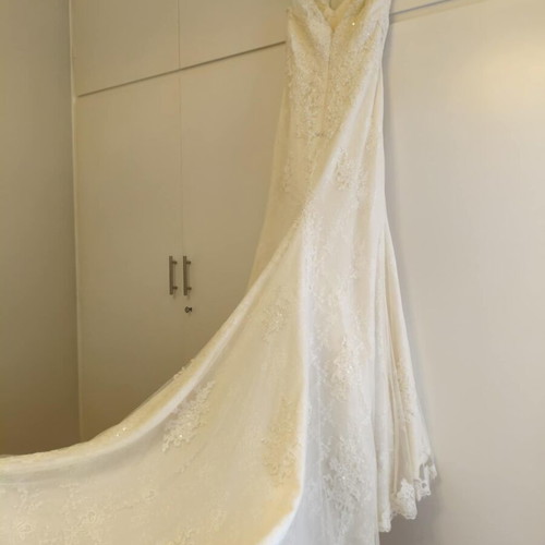 Ronda wedding dress by Pronovias like new, size Small, ivory