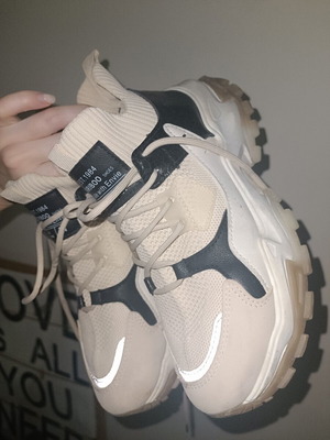 Sneakers Mary Boo size 37 like new