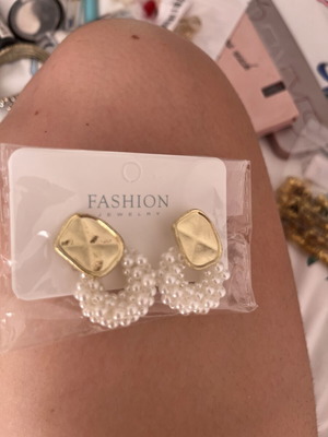 Earrings, unused