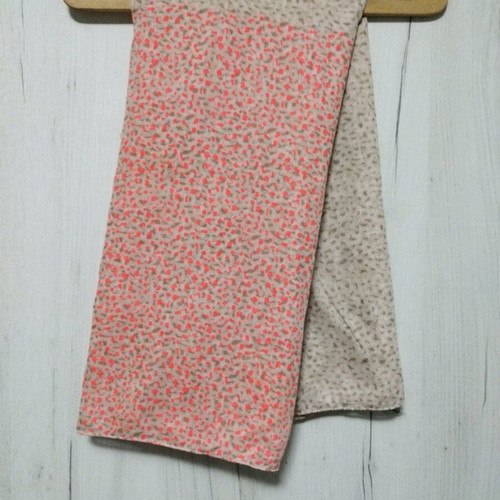 Pieces round scarves like new, set of 2