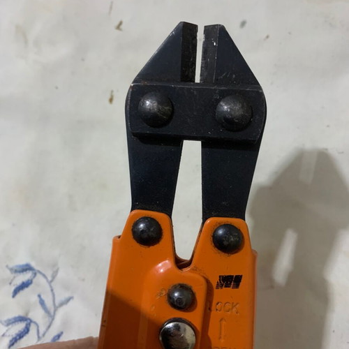 Wire cutter for thin wires used