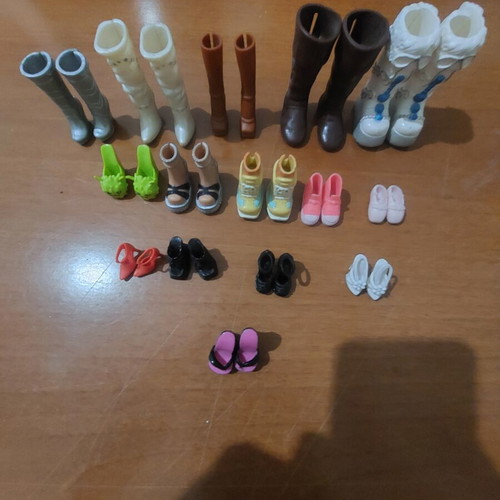 Barbie shoes set of 15 pairs like new