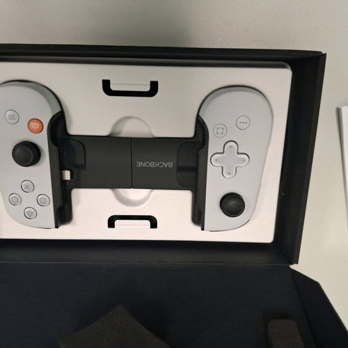 Backbone One gamepad for iPhone Lightning PlayStation edition new