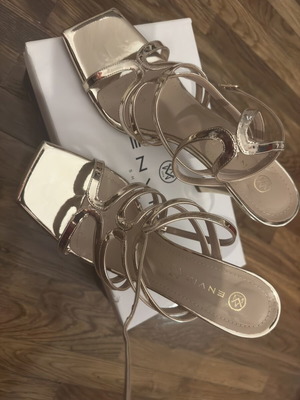 Envie gold sandals size 41 new