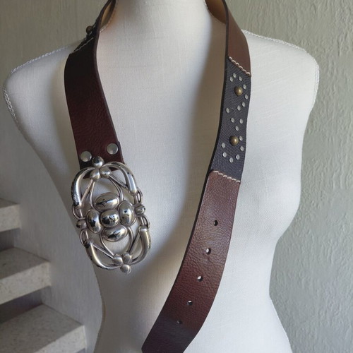 LEYVA Linea Mujer brown leather belt with silver buckle, size 80
