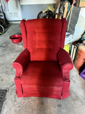 Armchair LayzyBoy used with recliner