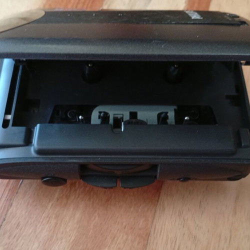 Philips AQ6527/00 portable auto reverse cassette player used