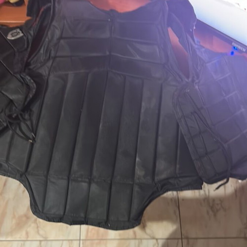 Equestrian vest like new, American, ideal for children