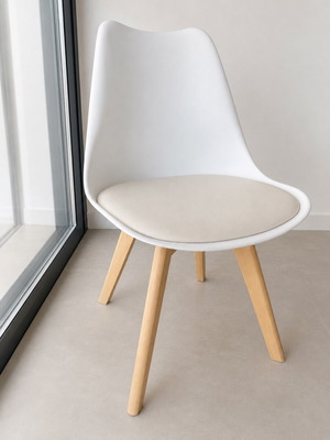 Set of 4 modern white chairs with natural wood legs