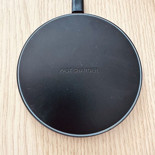 Wireless charger for iPhone iPad