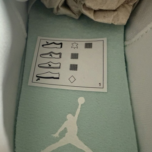 Air Jordan 4 RM women's sneakers new, model IB7408-133, sizes 40/41