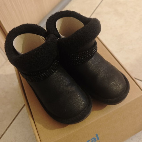 Mayoral girls' black boots size 28 like new with glitter and fur lining
