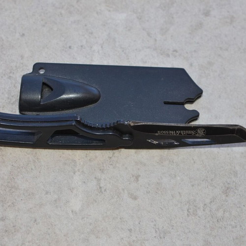 Carbon Steel Vintage Hunting Knife New from The Eagle Collection 4040