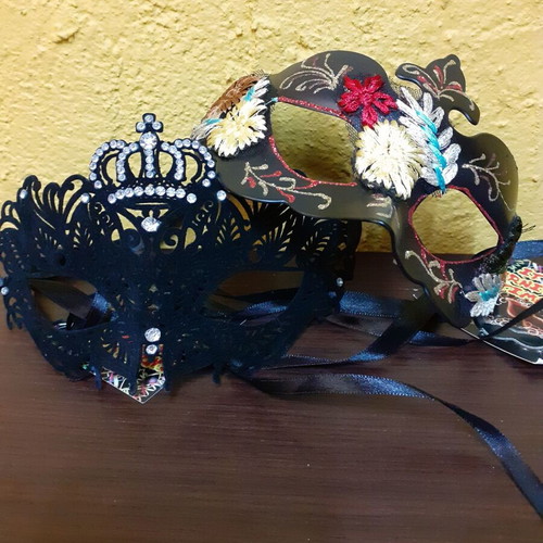 Carnival masks new, pack of 2 from Jumbo