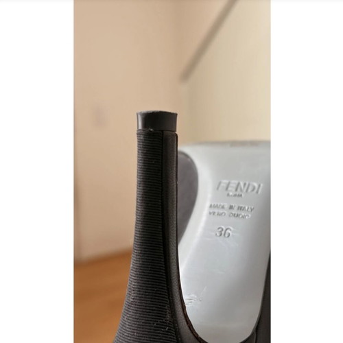 Fendi leather heels size 36 used, black