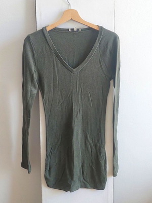 Λεπτο μαλλινο μπλουζακι Essentiel Antwerp, size Medium