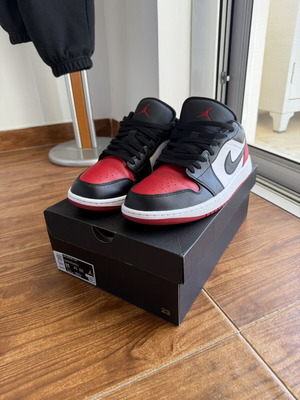 Air Jordan 1 Bred Toe sneakers σαν καινούργια, μέγεθος 45, μαύρο και κόκκινο