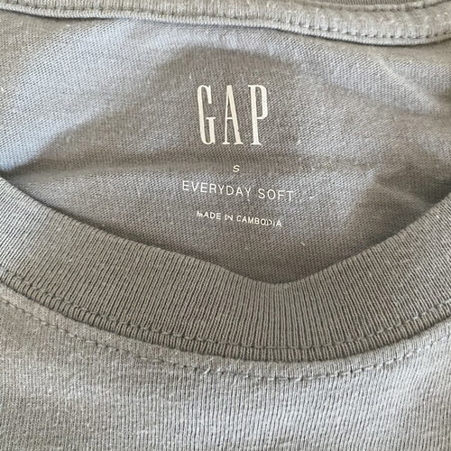 Gap t-shirt used, size S, gray
