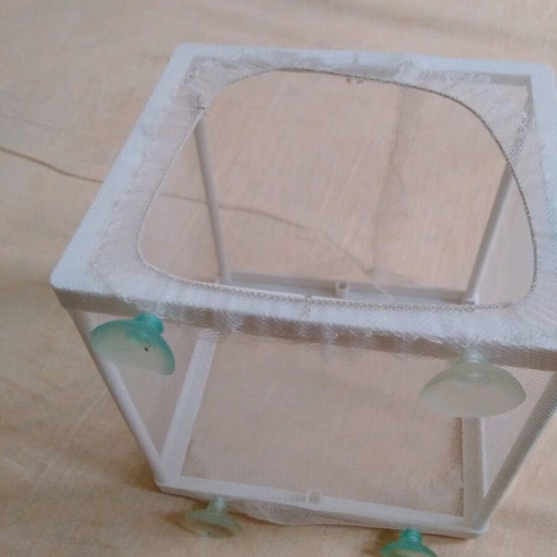 Breeding cage for aquarium like new