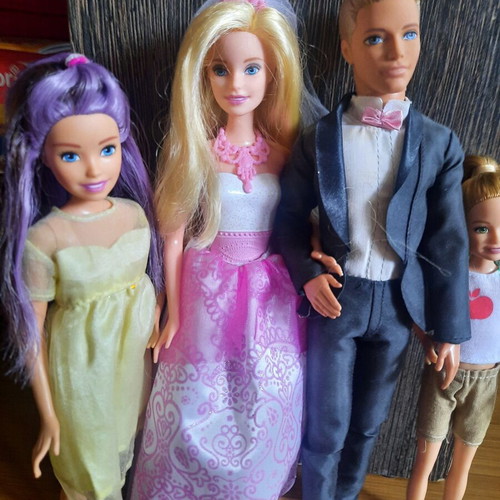 Barbie & Ken doll set, wedding and sisters