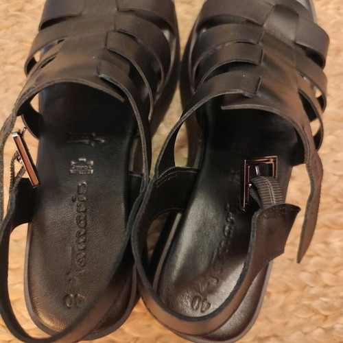 Tamaris wedge leather sandals like new, size 40, black