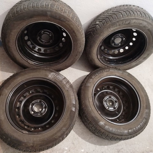 Michelin Alpin tires like new, set of 4, 205/60R16