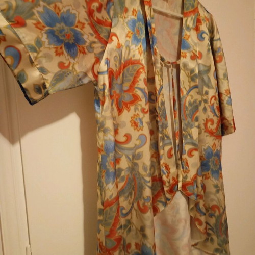 Kimono robe asymmetrical satin like new, multicolored