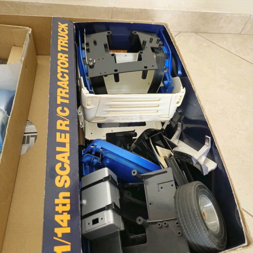 Tamiya Scania R470 1/14 Remote Control Tractor new with lights and sounds