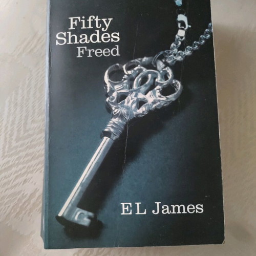 Fifty Shades Freed like new, English book