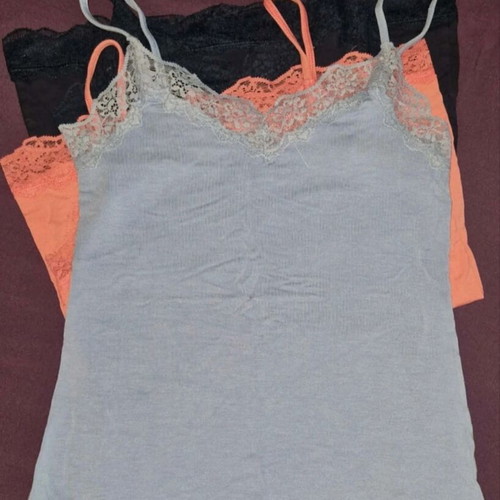 Women's tops used, size Medium, multicolor set of 3