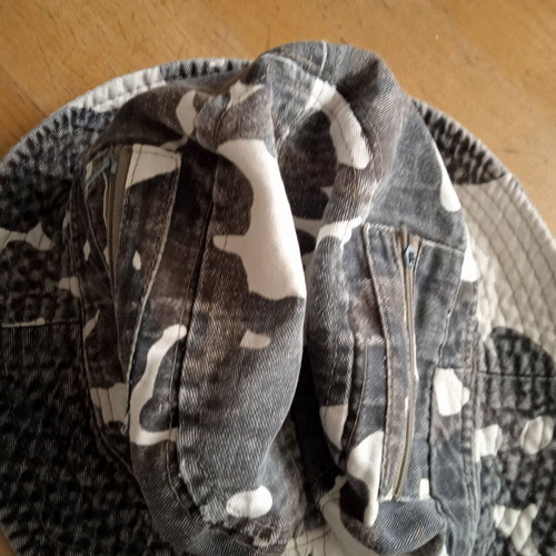Men's camouflage hat like new, size 60, green and gray