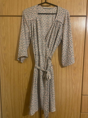 Helmi mini dress like new, pink with blue flowers, size M