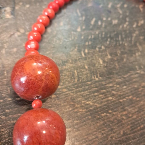 Necklace from natural coral sponge like new, length 72 cm, red