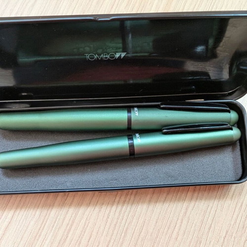 Tombow roller and fountain pen set like new