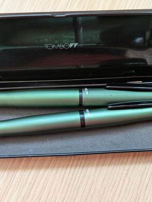 Tombow roller and fountain pen set like new