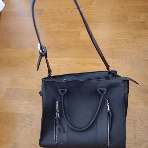 Stradivarius shoulder bag used, black with zipper