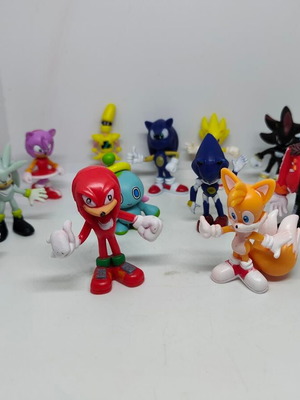 Sonic action figures set like new, collection of 12 characters