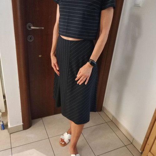 Pull & Bear summer skirt and crop top set, like new, dark blue striped
