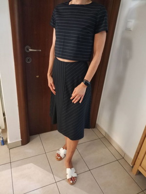 Pull & Bear summer skirt and crop top set, like new, dark blue striped