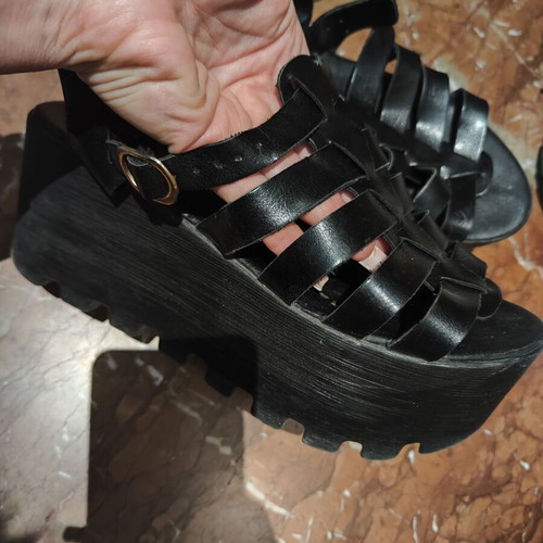 Flatform gladiator sandals black like new, size 37