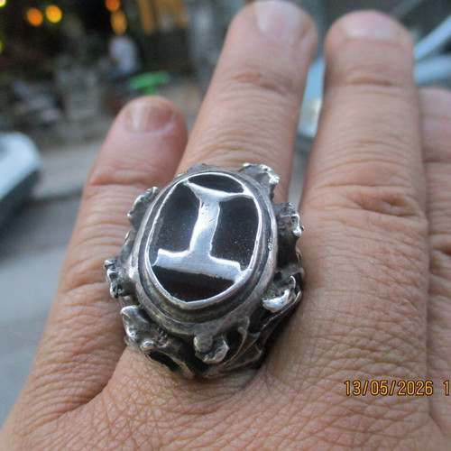 Silver men's rock ring like new, size 67, 33 grams