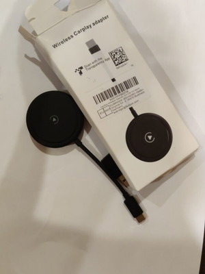Wireless CarPlay adapter like new for iOS 10+