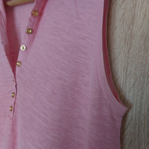 ZARAKNIT Pink Sleeveless Top Medium Used With Collar And Buttons